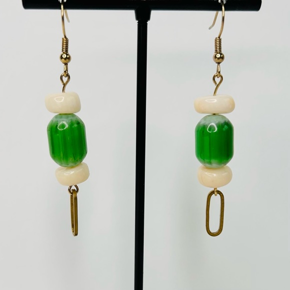 🌵HAND CRAFTED EARRINGS White Coral Gemstone Green Glass Raw Brass Dangle Drop - Picture 4 of 10